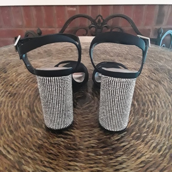 Caparros Shoes - Picture 3 of 5